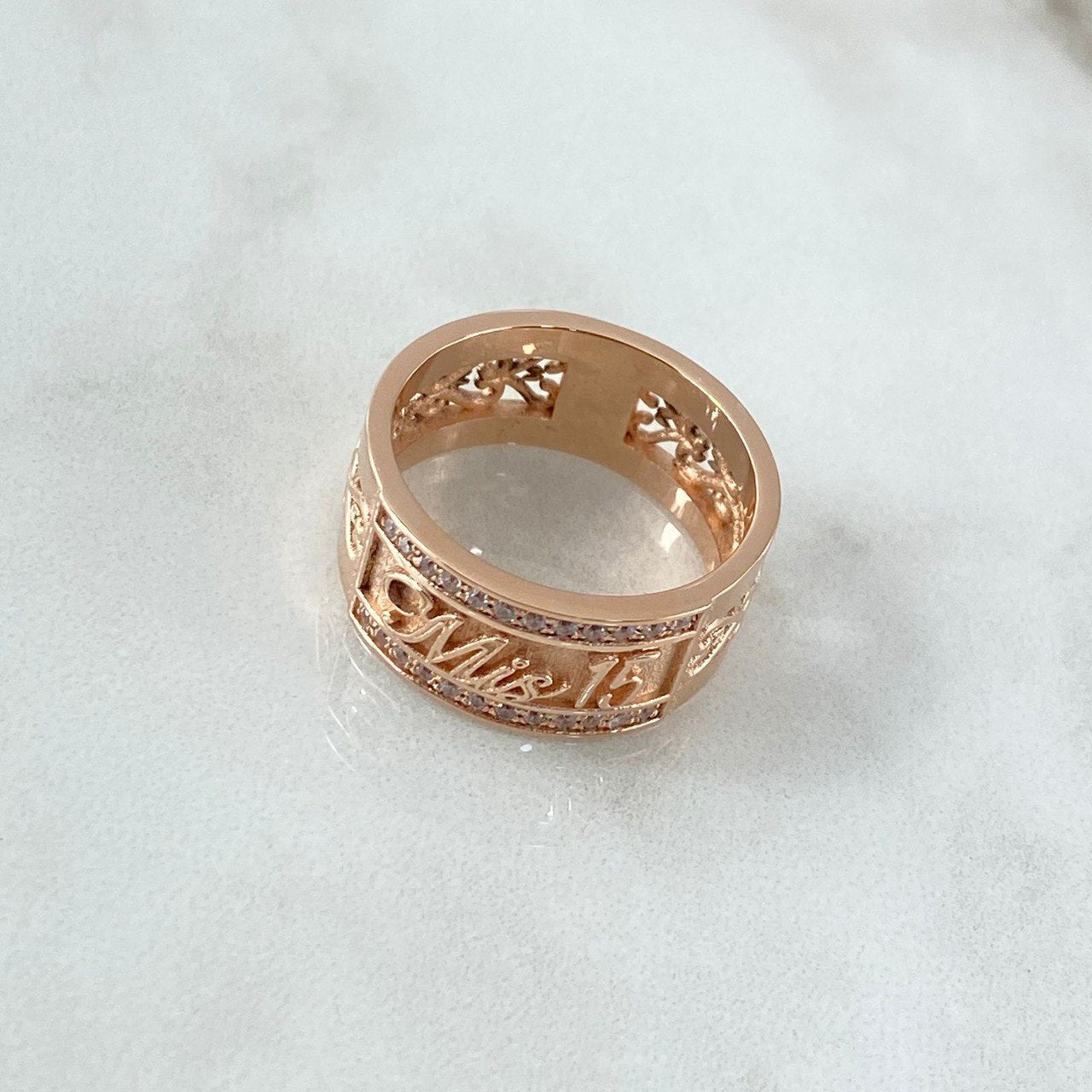 Fabricacion Bajo Pedido Anillo Mis 15s 11gr / Circones Blancos Oro Rosa 18K Fabricacion Bajo Pedido Anillo Mis 15s 11gr / Circones Blancos Oro Rosa 18K