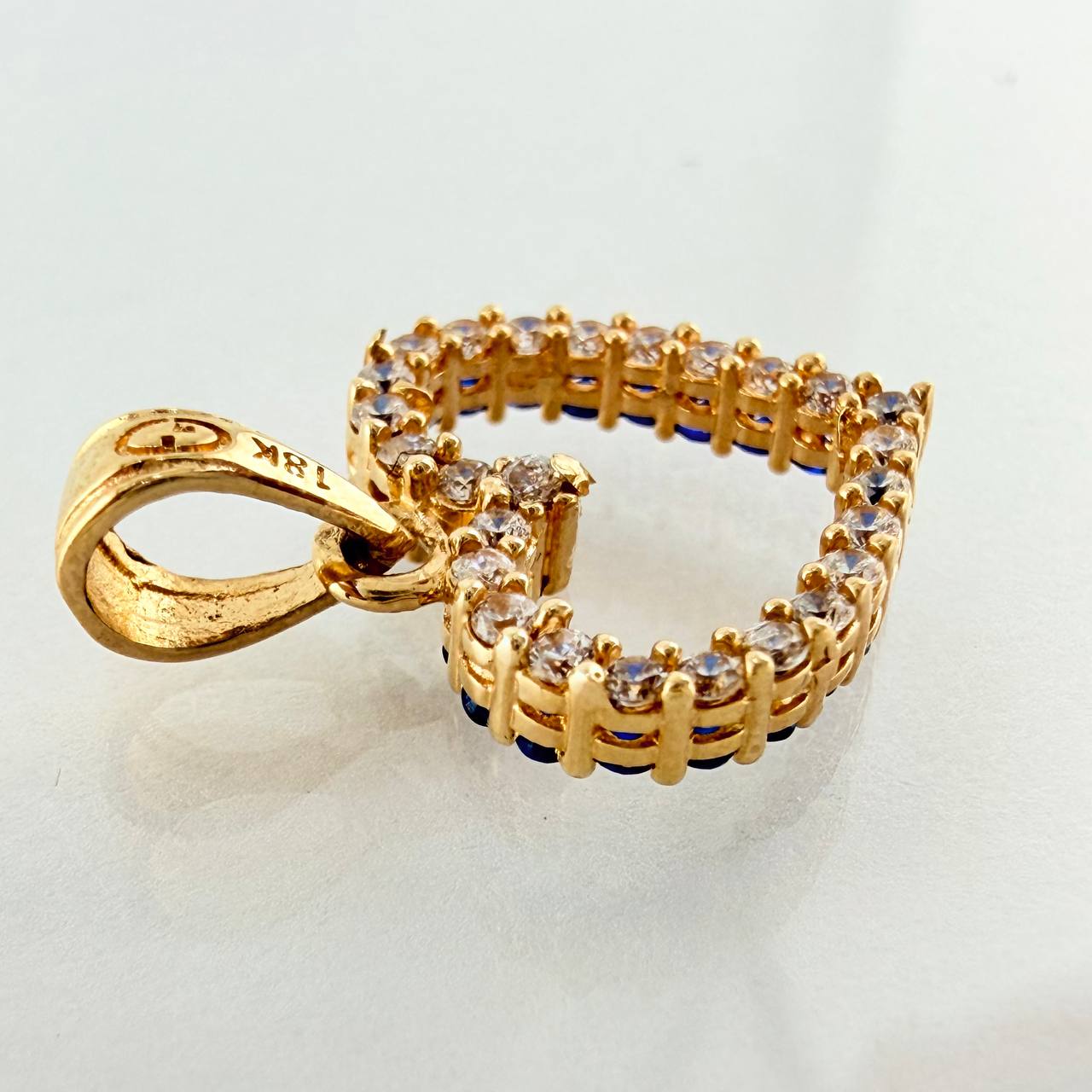 Dije Silueta Corazón Doble Faz 1.4gr / 3/4 in / Oro Amarillo 18K © Dije Silueta Corazón Doble Faz 1.4gr / 3/4 in / Oro Amarillo 18K ©