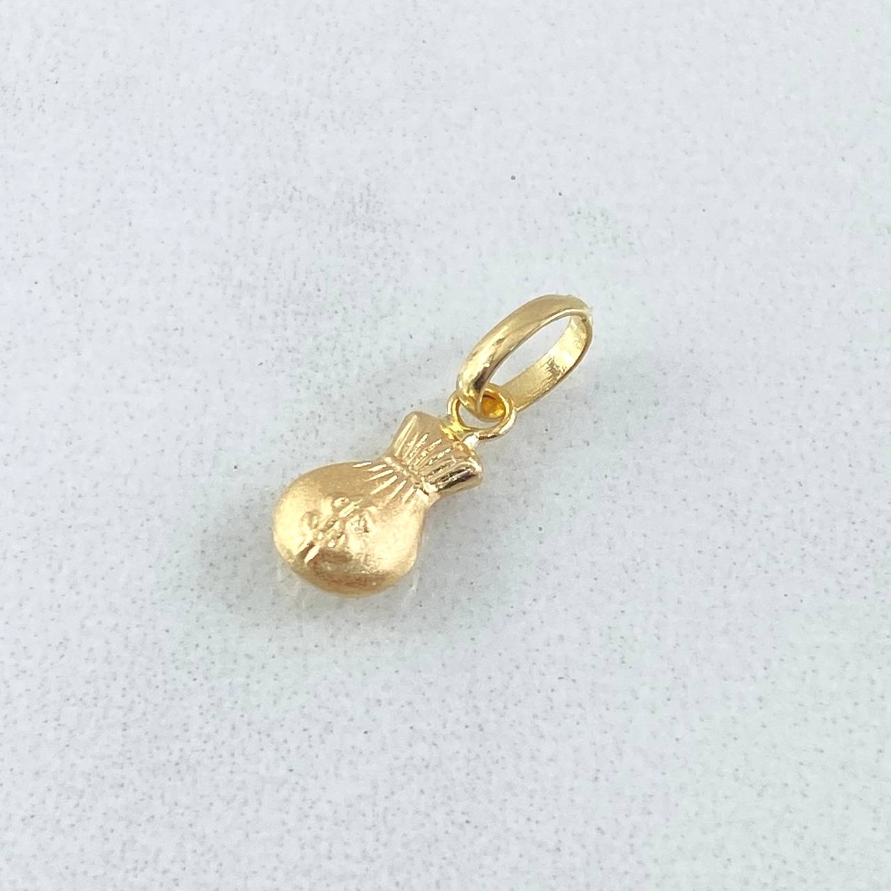 Pendant Money Bag 0.3gr / 1.5cm / 18K Yellow Gold * Pendant Money Bag 0.3gr / 1.5cm / 18K Yellow Gold *