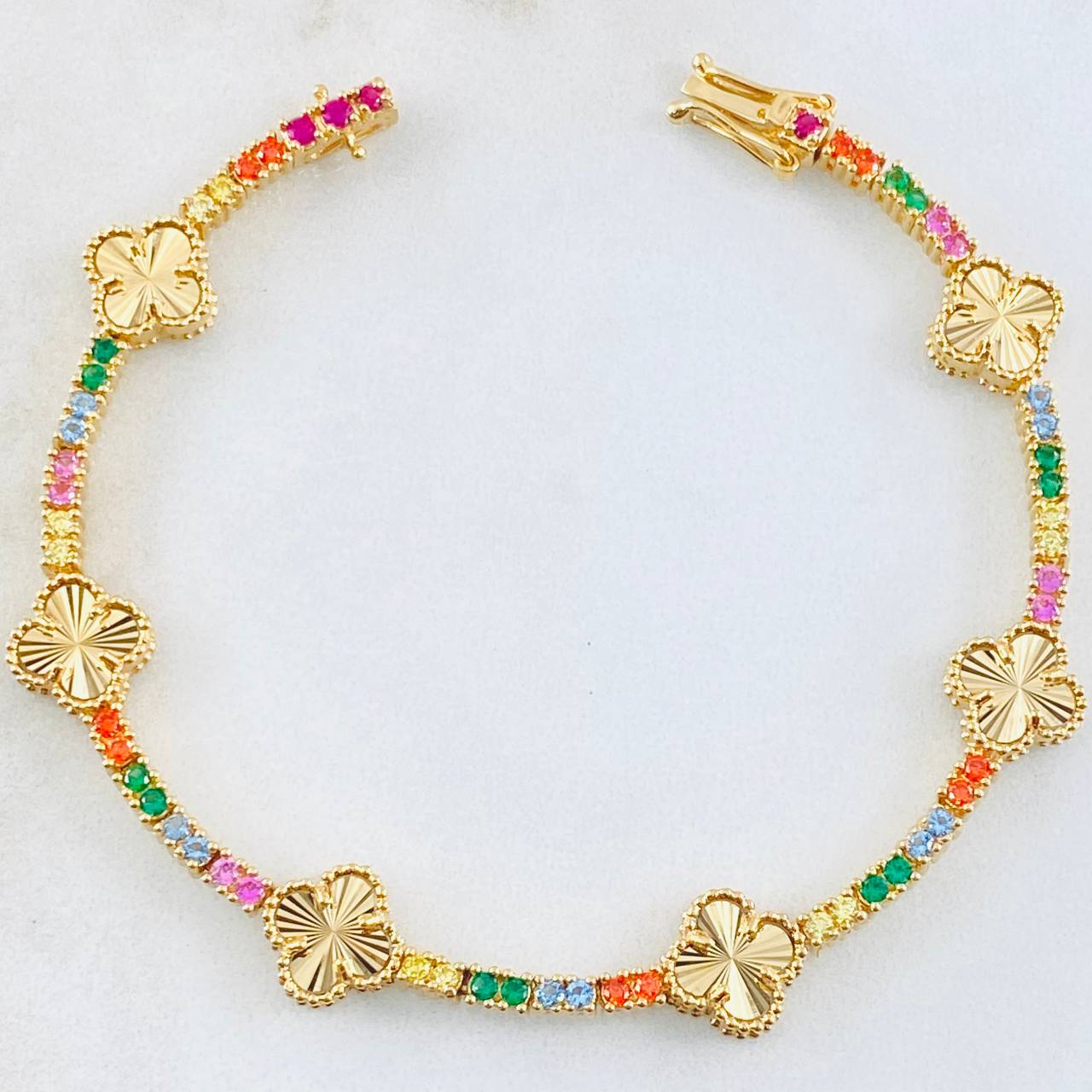 Tennis Bracelet Clover 13.1gr / 6 3/4 in / 18K Gold Tennis Bracelet Clover 13.1gr / 6 3/4 in / 18K Gold