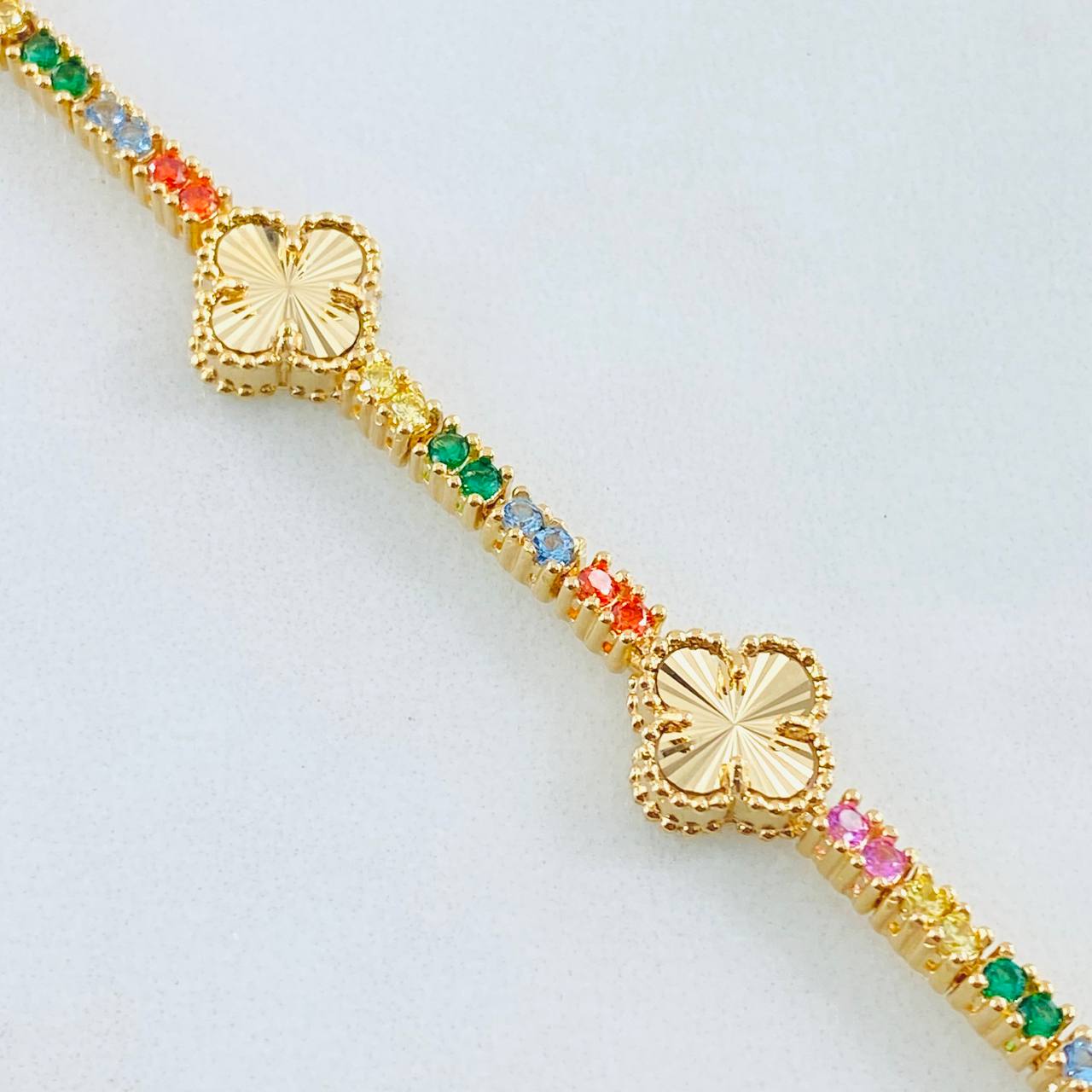 Tennis Bracelet Clover 13.1gr / 6 3/4 in / 18K Gold Tennis Bracelet Clover 13.1gr / 6 3/4 in / 18K Gold