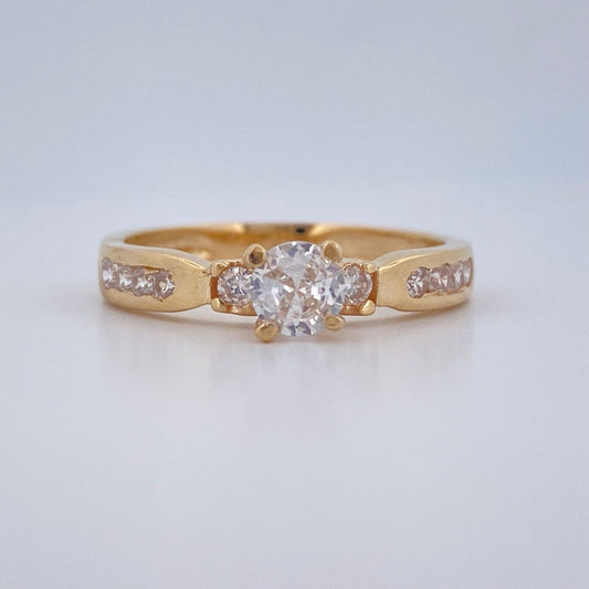 Anillo Solitario Trio 3.05gr / T7 1/4 / Oro Amarillo 18K $