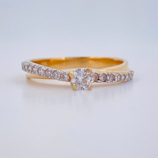 Anillo Solitario Cruzado 2.25gr / T6 / Dos Oros Amarillo Blanco 18K $