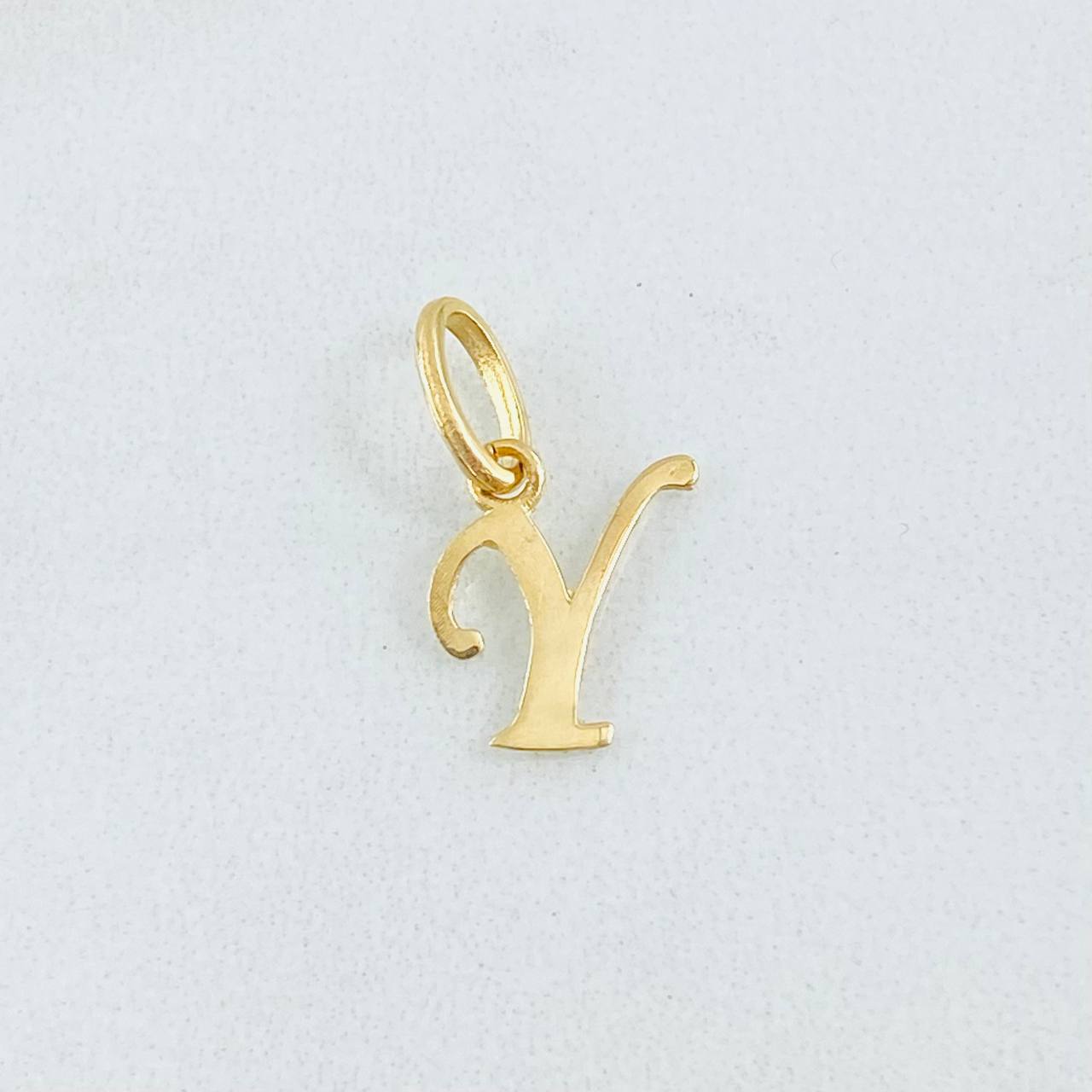 Pendant Letter Y 0.4gr / 0.8in / 18K Gold Pendant Letter Y 0.4gr / 0.8in / 18K Gold