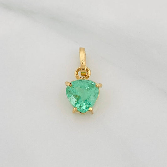 Dije Corazón Imperial Esmeralda 94pts 0.75g / 1/2 in Oro Amarillo 18K