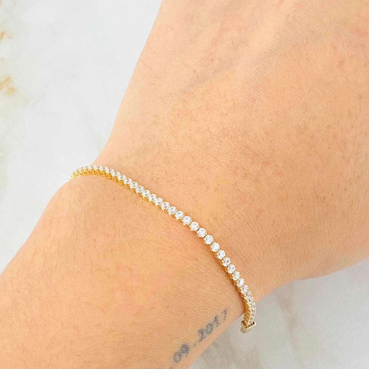 Tennis Bracelet 3.75gr / 7 1/2 in / 2mm Yellow Gold +4 18K * Tennis Bracelet 3.75gr / 7 1/2 in / 2mm Yellow Gold +4 18K *