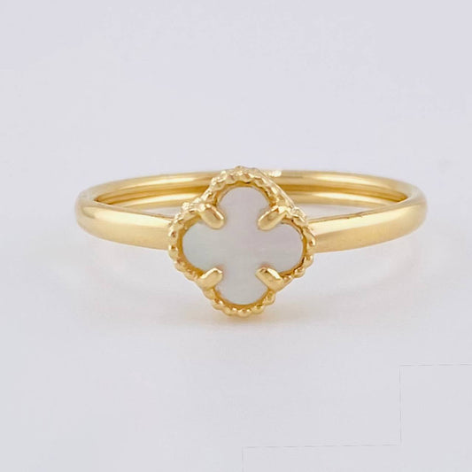Anillo Trebol Nacar Blanco 1.15 g / T5 3/4 Oro Amarillo 18K