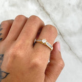 Solitaire Ring Double Inlaid Line 3.1gr / Size 6 3/4 / 18K Yellow Gold Solitaire Ring Double Inlaid Line 3.1gr / Size 6 3/4 / 18K Yellow Gold