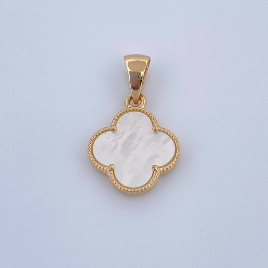 Dije Trebol 1.85gr / 2.4cm / Nacar Blanco Oro Amarillo 18K &