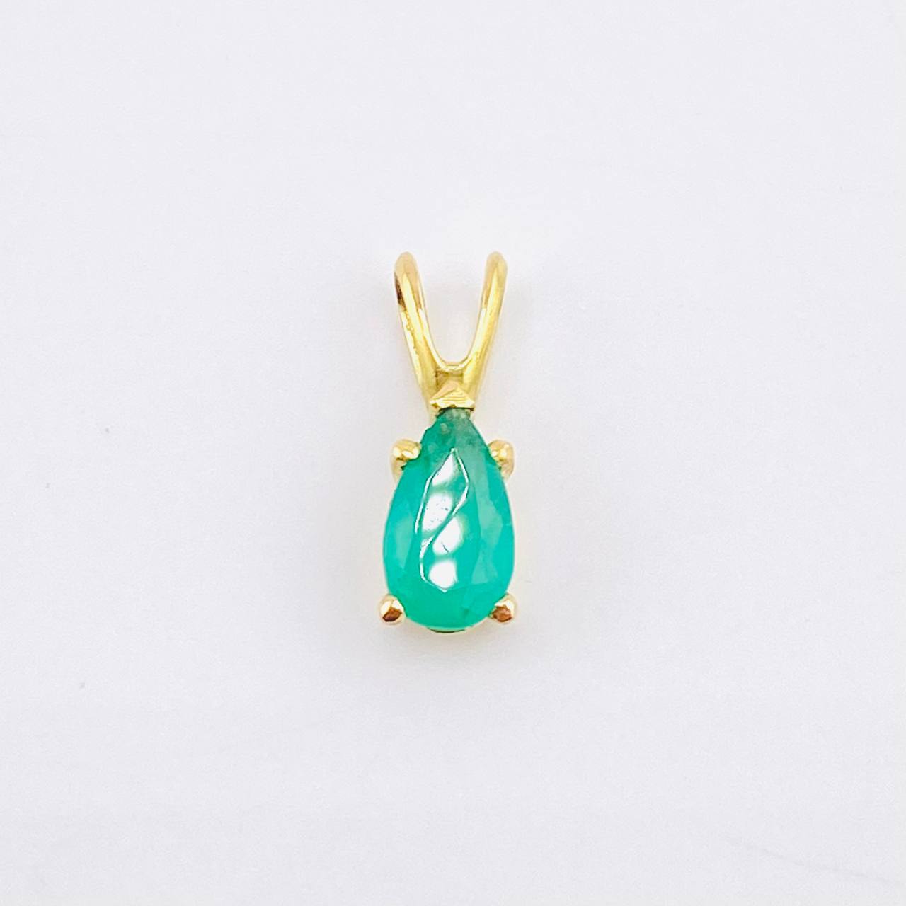 Dije Gota Esmeralda 1 Qts 1gr / 1/2 in / Oro Amarillo 18K © Dije Gota Esmeralda 1 Qts 1gr / 1/2 in / Oro Amarillo 18K ©