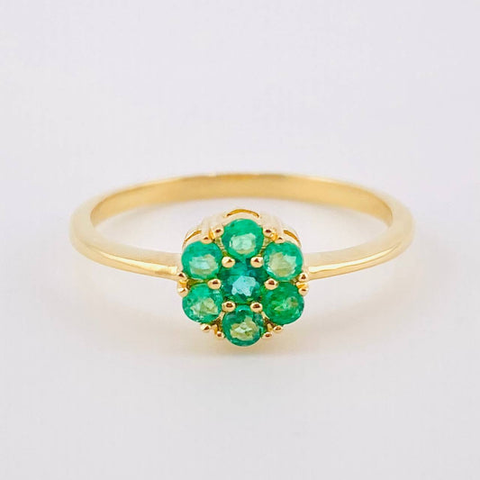 Anillo Flor Tupida Esmeraldas 29pts 2.05gr / T6 3/4 / Oro Amarillo 18K ©