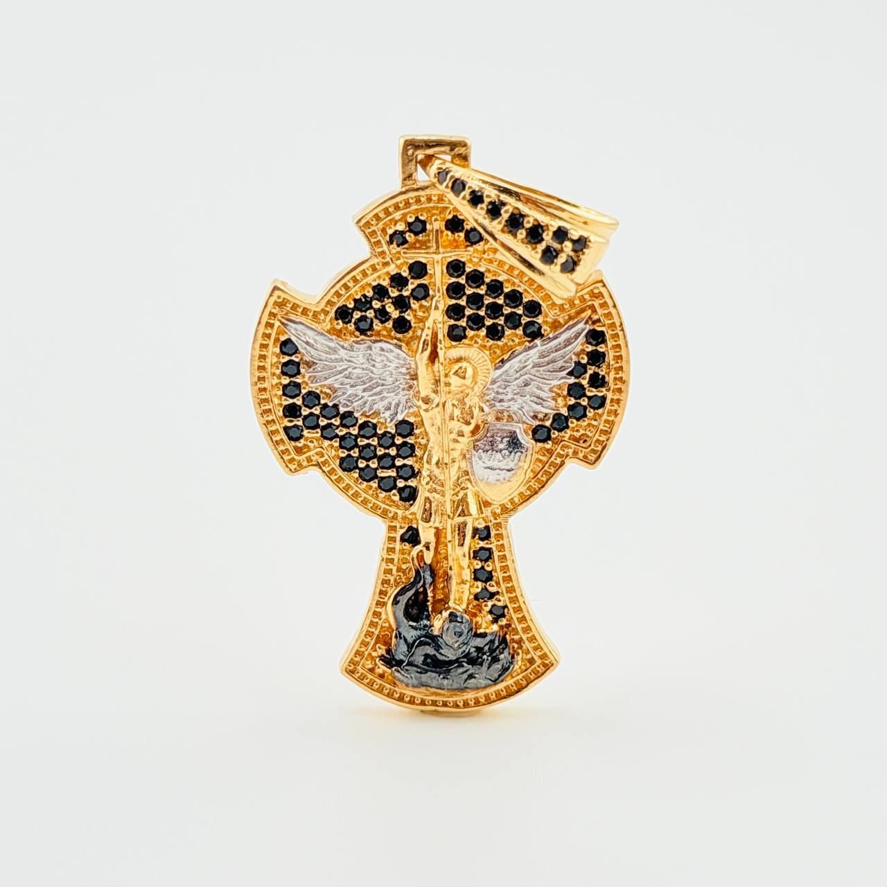 Dije Cruz San Miguel Tupida 7.1gr / 1 3/4 in / Dos Oros Amarillo Blanco 18K © Dije Cruz San Miguel Tupida 7.1gr / 1 3/4 in / Dos Oros Amarillo Blanco 18K ©