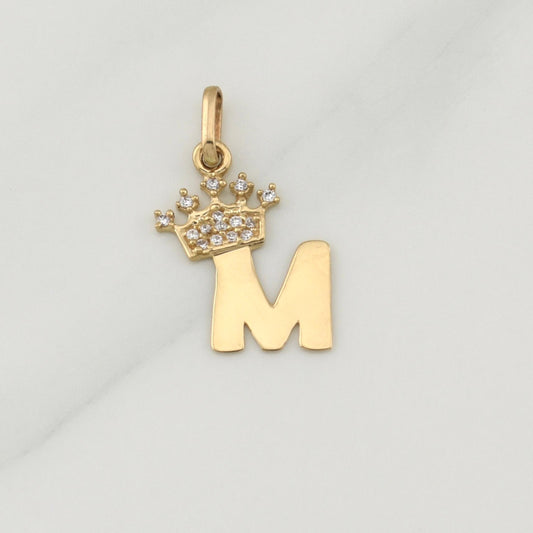 Dije Letra M Corona 0.8 g / 3/4 in Oro Amarillo 18K
