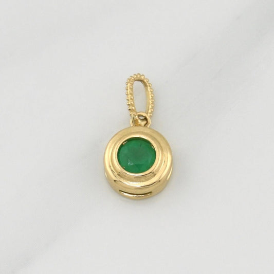 Dije Bisel Esmeralda 0.26pts 0.95g / 1/2 in Oro Amarillo 18K