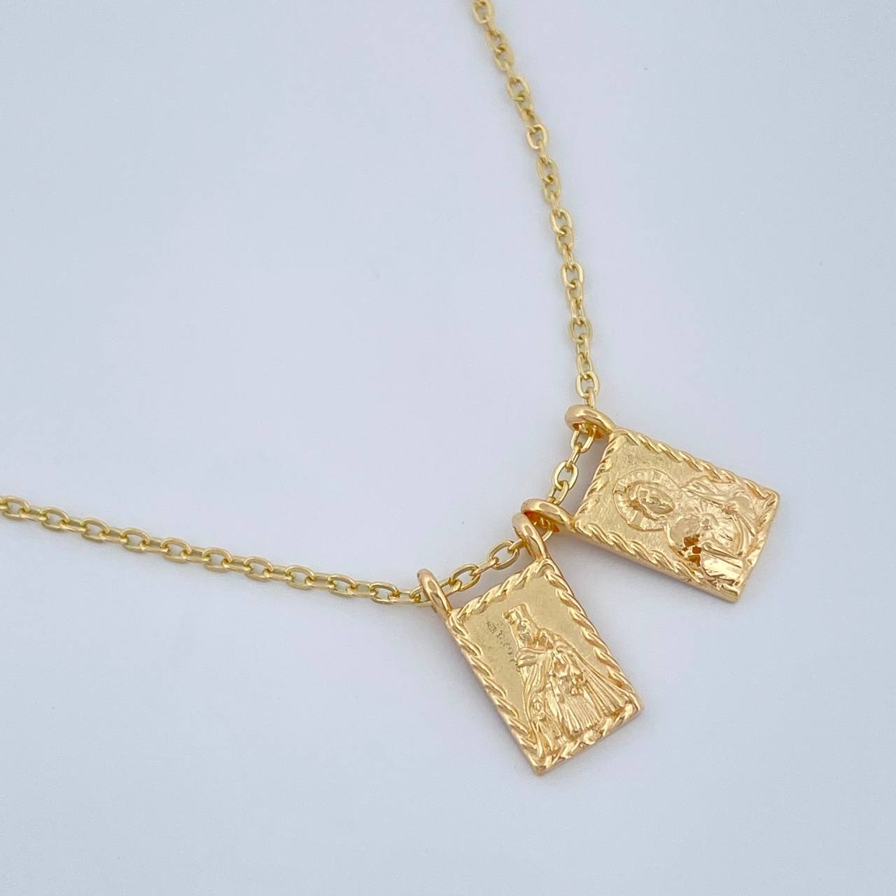 Cadena Escapulario Virgen del Carmen Sagrado Corazon 4.15gr / 18 1/4 in / 1.4mm Oro Amarillo 18K % Cadena Escapulario Virgen del Carmen Sagrado Corazon 4.15gr / 18 1/4 in / 1.4mm Oro Amarillo 18K %