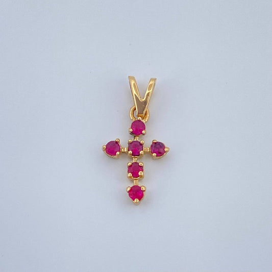 Dije Cruz Rubys 0.3gr / 1/2 in / Oro Amarillo 18K %