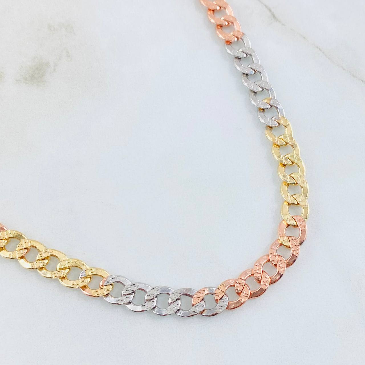 Cadena Cubana 20gr / 23 1/2 in / Tres Oros 14K Italy Cadena Cubana 20gr / 23 1/2 in / Tres Oros 14K Italy