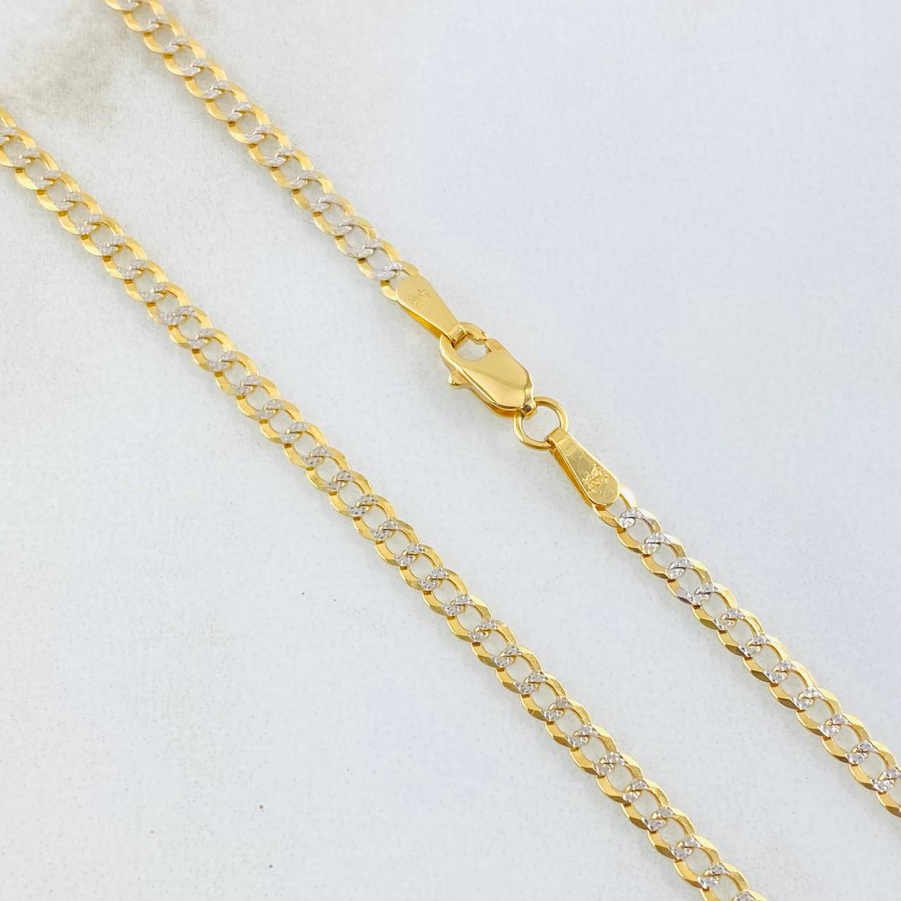 Cuban Links 5.95gr / 21 3/4 in / Two Tone Yellow White 18K +3 Cuban Links 5.95gr / 21 3/4 in / Two Tone Yellow White 18K +3