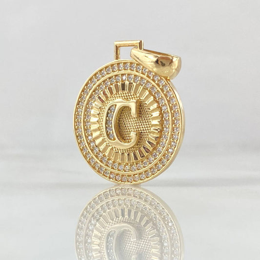Dije Medalla Letra C 4.5gr / 1 1/4 in / Oro Amarillo 18K !