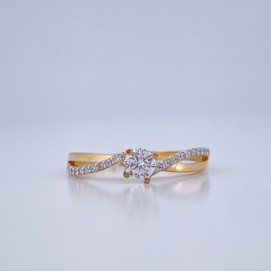 Anillo Solitario Cruzado 1.8gr / T7 1/4 / Dos Oros Amarillo Blanco 18K &