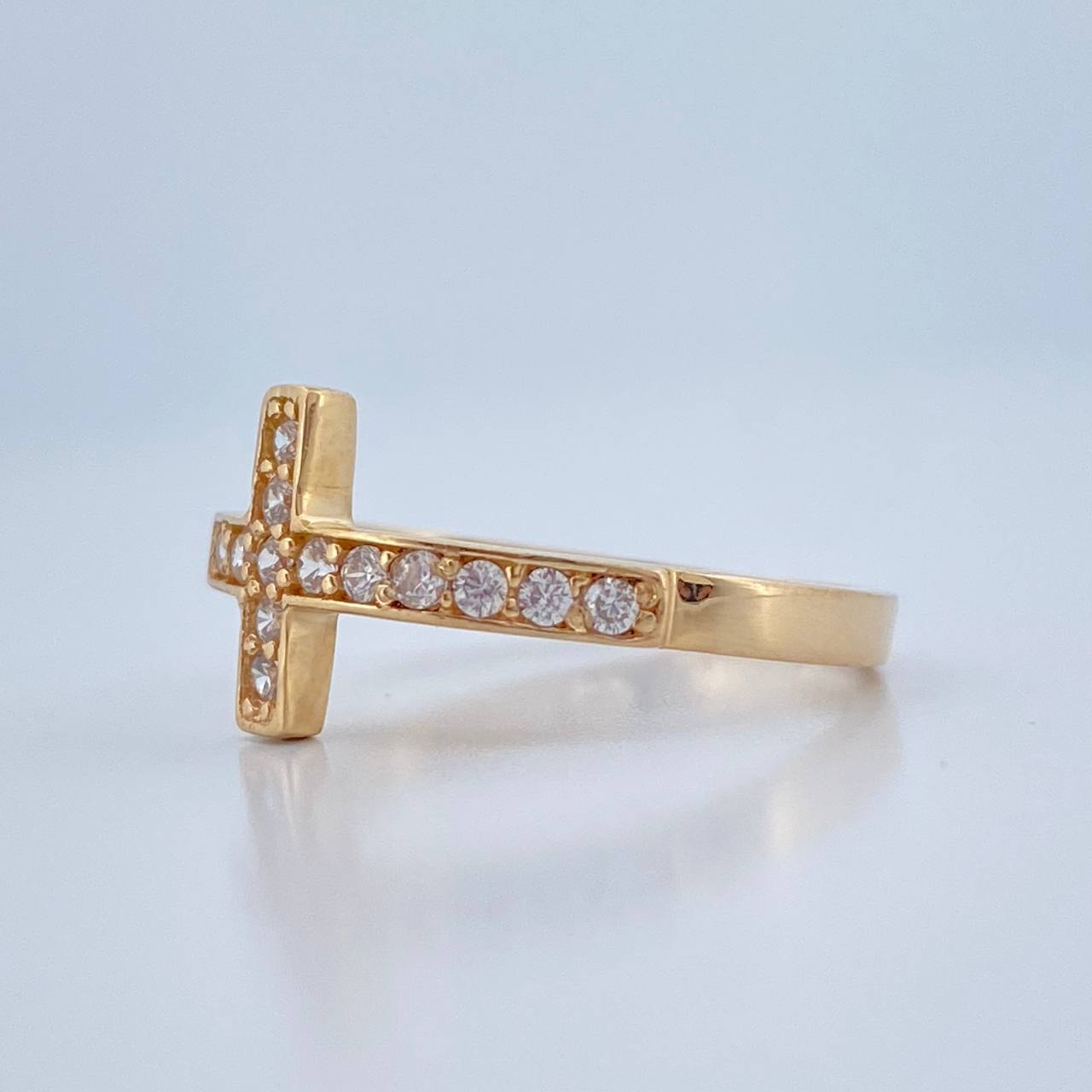 Anillo Cruz 1.85gr / T6 / Oro Amarillo 18K % Anillo Cruz 1.85gr / T6 / Oro Amarillo 18K %