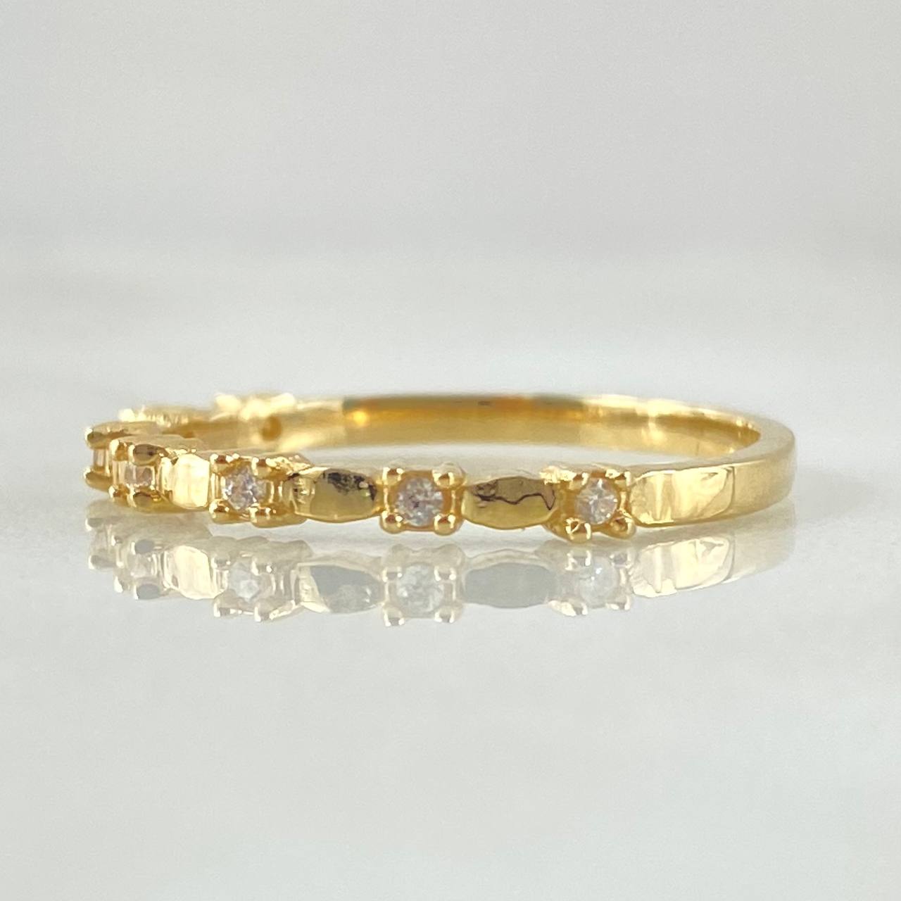 Anillo Puntos Morse 1.65gr / T6 1/2 / Oro 18K Anillo Puntos Morse 1.65gr / T6 1/2 / Oro 18K