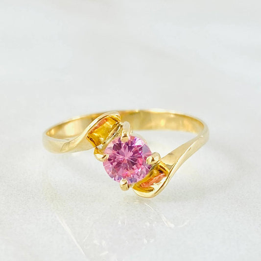 Anillo Solitario Curvas Conflictuadas  2.05gr / T7 1/4 / Oro Amarillo 18K *