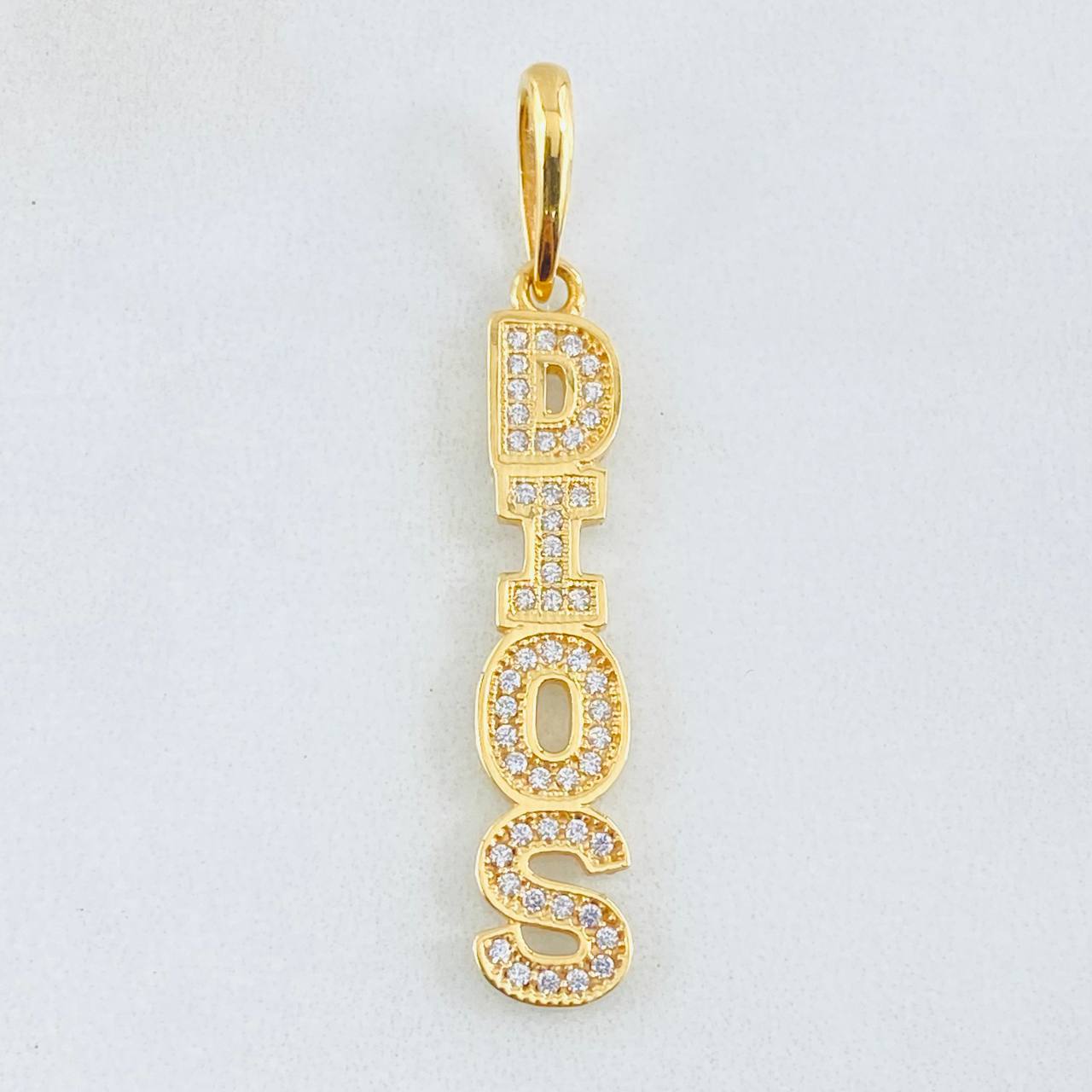 Pendant God 2.75gr / 1 1/2 in / Oro Amarillo 18K Pendant God 2.75gr / 1 1/2 in / Oro Amarillo 18K