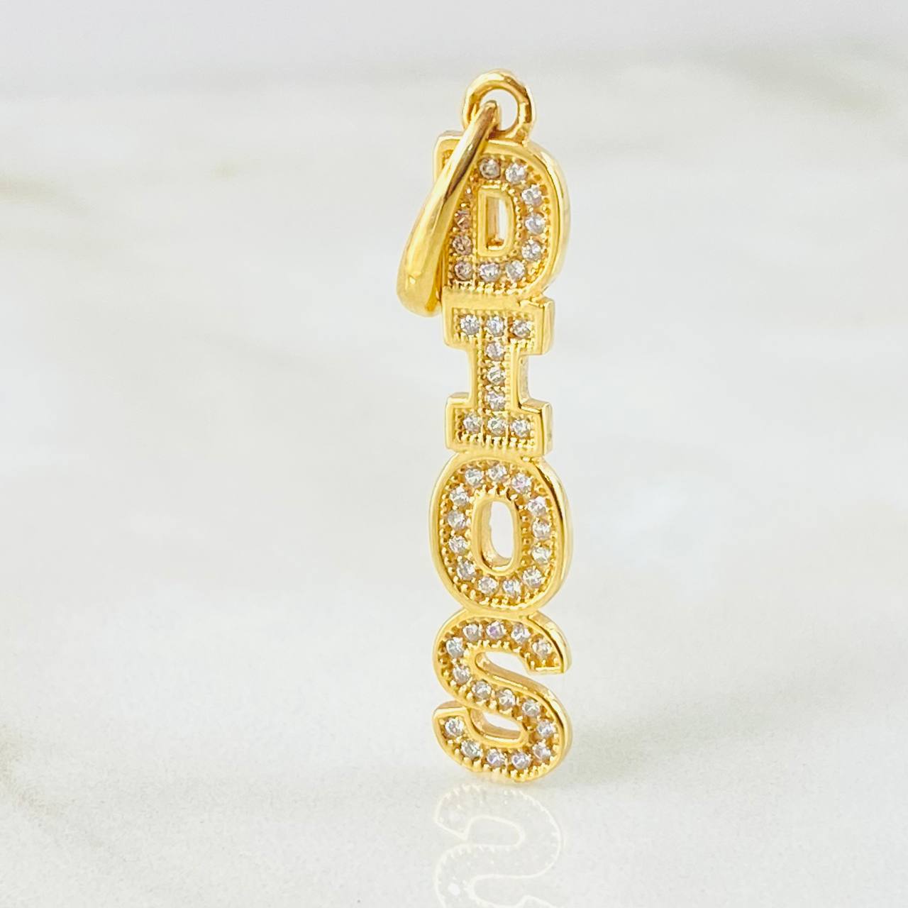 Pendant God 2.75gr / 1 1/2 in / Oro Amarillo 18K Pendant God 2.75gr / 1 1/2 in / Oro Amarillo 18K