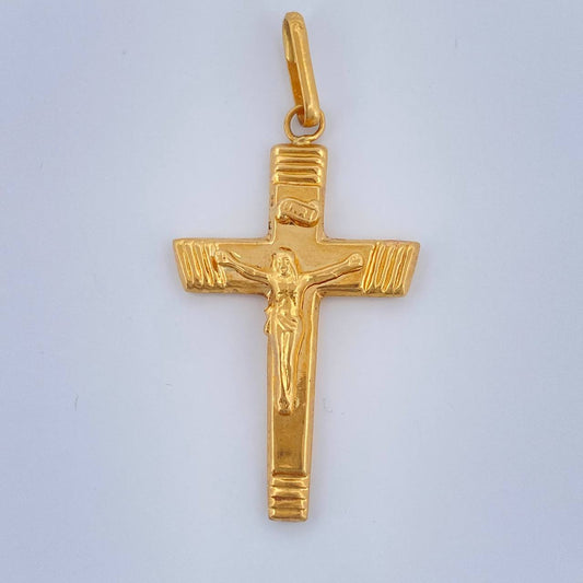 Dije Cruz Cristo 1.85gr / 1 3/4 in / Oro Amarillo 18K $