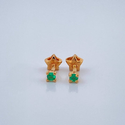 Topos Cuatro Garras Esmeraldas 0.8gr / 2mm Oro Amarillo 18K %