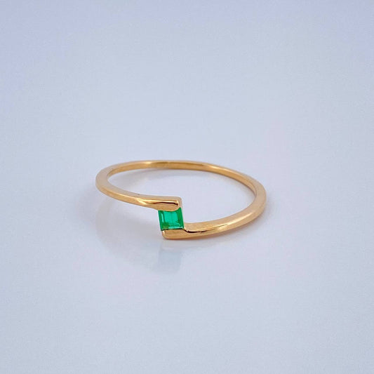 Anillo Solitario Cruzado Cuadrado Esmeralda 1.1gr / T6 1/2 / Oro Amarillo 18K %