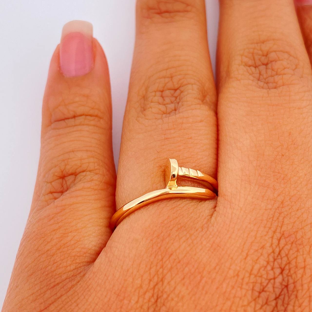 Anillo Clavo 2.75gr / T6 1/2 / Oro Amarillo 18K % Anillo Clavo 2.75gr / T6 1/2 / Oro Amarillo 18K %