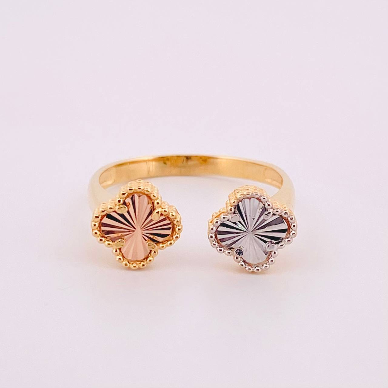 Anillo Dos trebol 2.85gr / T7 / Tres Oros Nac.Esp. 18K Anillo Dos trebol 2.85gr / T7 / Tres Oros Nac.Esp. 18K