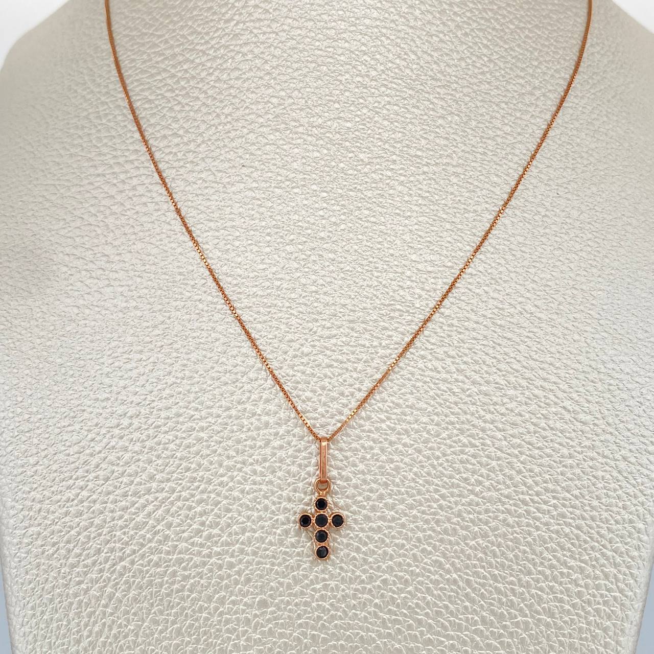 Set Cadena y Dije Veneciana + Cruz 1.75gr / 17 3/4 in / 0.6mm Oro Rosa 18K % Set Cadena y Dije Veneciana + Cruz 1.75gr / 17 3/4 in / 0.6mm Oro Rosa 18K %