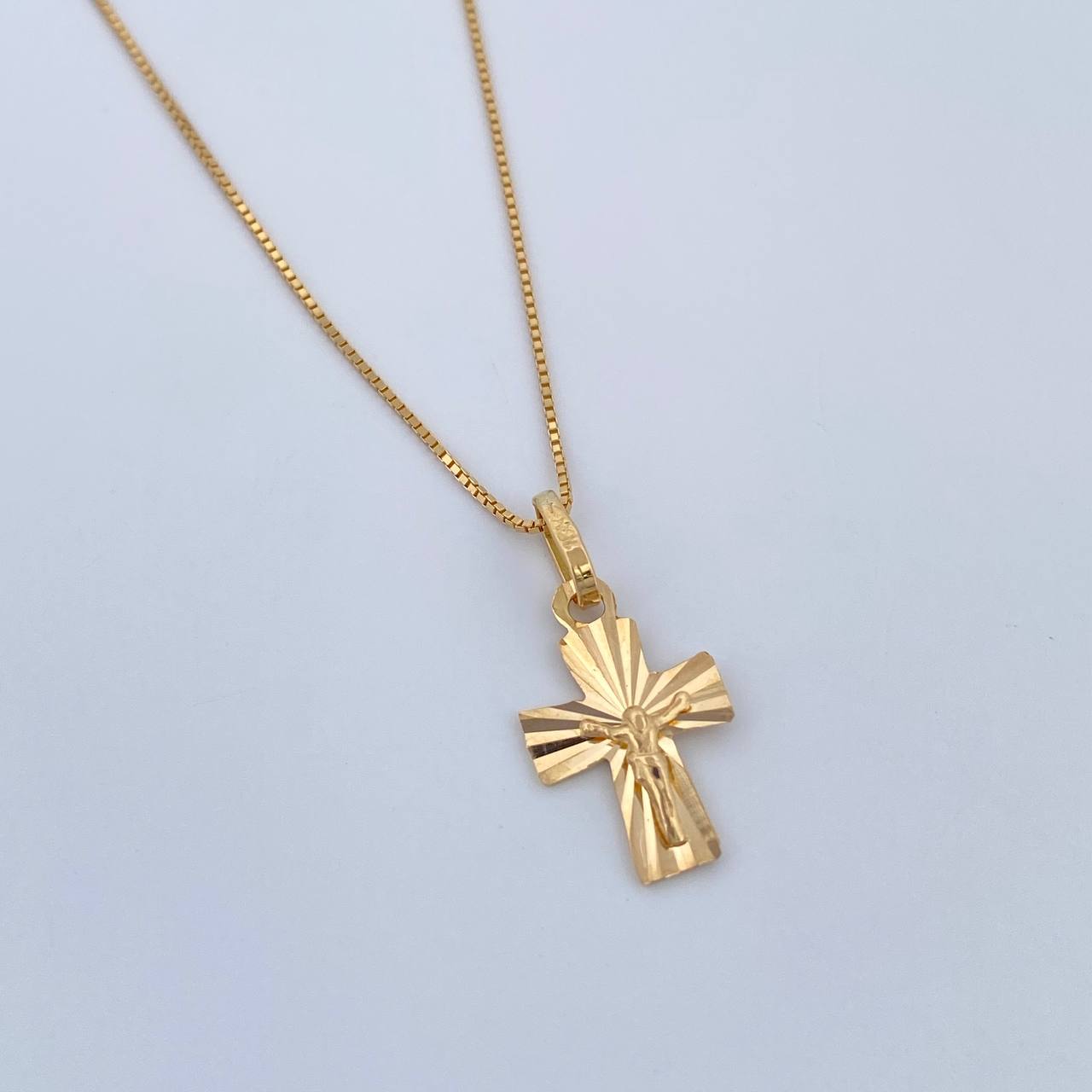 Set Cadena y Dije Veneciana+Cruz Cristo 1.6gr / 15 3/4 in / 0.57mm Oro Amarillo 18K $ Set Cadena y Dije Veneciana+Cruz Cristo 1.6gr / 15 3/4 in / 0.57mm Oro Amarillo 18K $