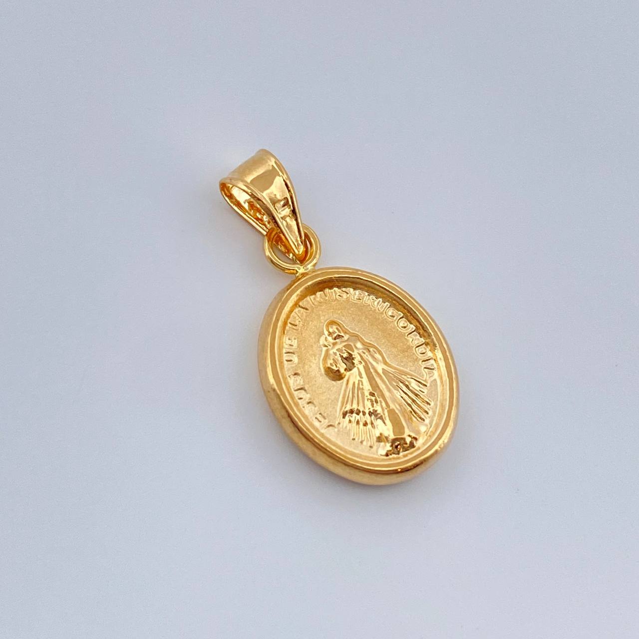 Dije Jesus de la Misericordia 0.65gr / 3/4 in / Oro Amarillo 18K % Dije Jesus de la Misericordia 0.65gr / 3/4 in / Oro Amarillo 18K %