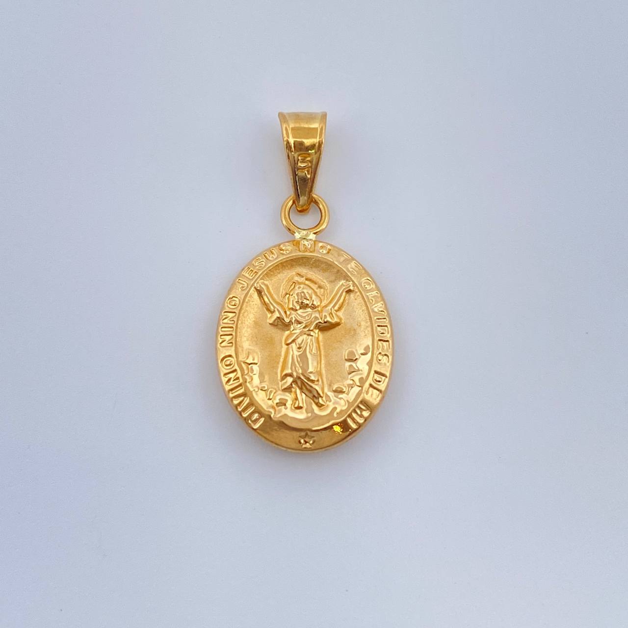Dije Divino Niño 0.65gr / 3/4 in / Oro Amarillo 18K % Dije Divino Niño 0.65gr / 3/4 in / Oro Amarillo 18K %
