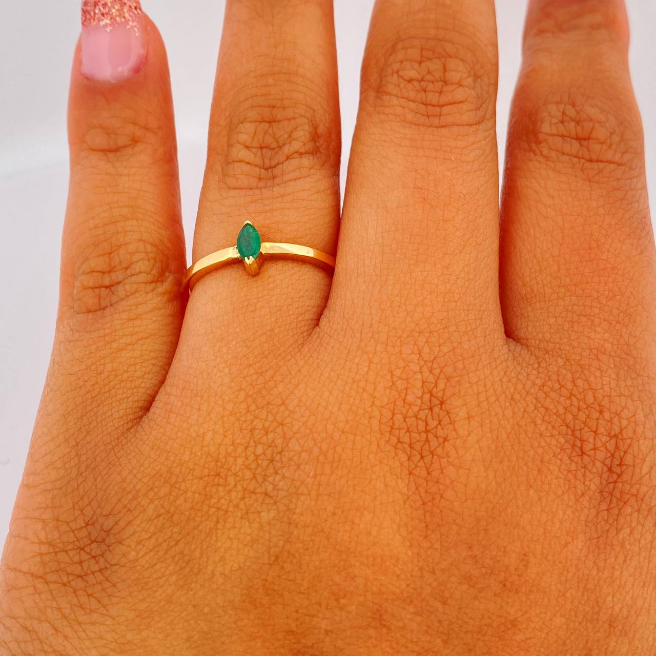 Anillo Solitario Esmeraldas 2.25gr / T7 / Oro Amarillo 18K $ Anillo Solitario Esmeraldas 2.25gr / T7 / Oro Amarillo 18K $