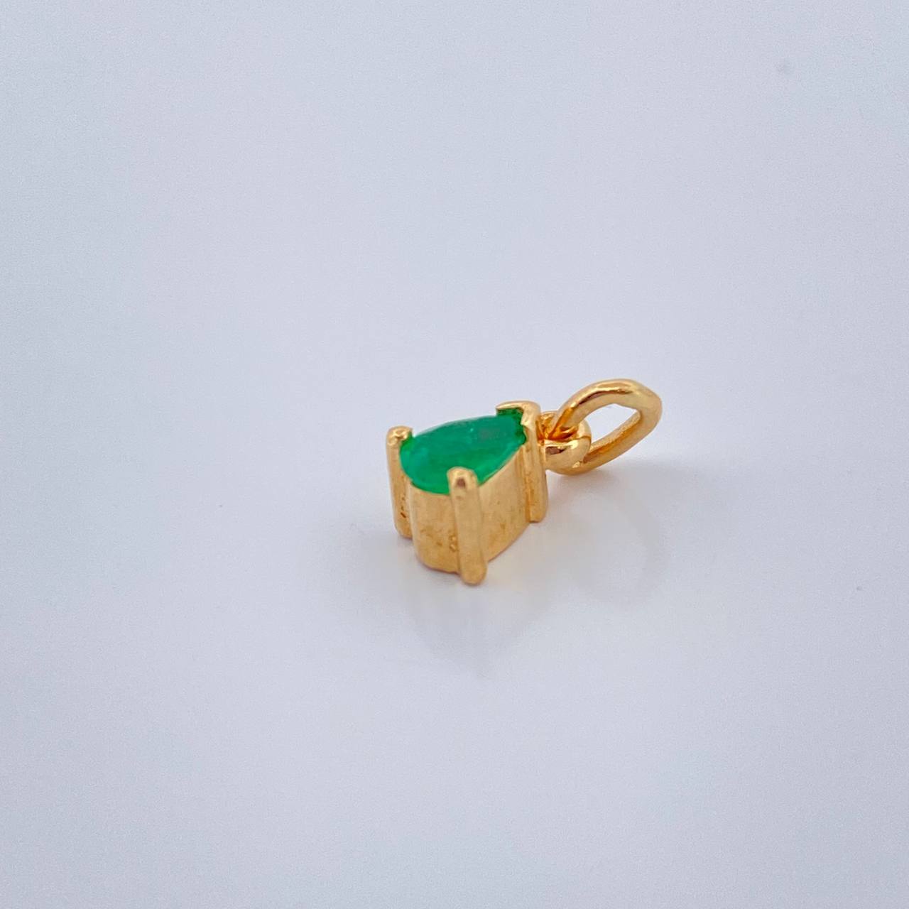 Dije Gota Esmeralda 0.9gr / 1/2 in / Oro Amarillo 18K & Dije Gota Esmeralda 0.9gr / 1/2 in / Oro Amarillo 18K &