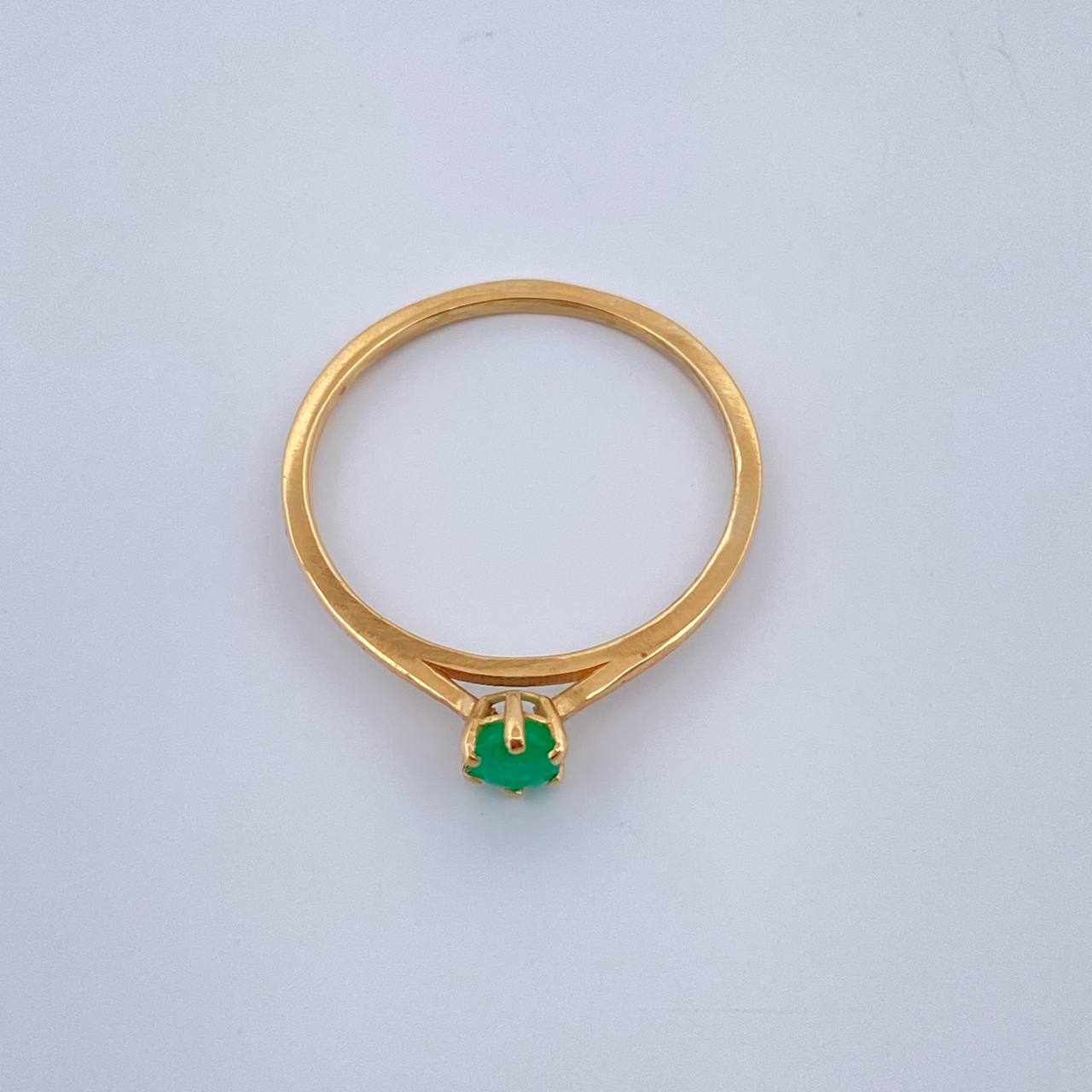 Anillo Solitario Esmeralda 1.25gr / T6 3/4 / Oro Amarillo 18K & Anillo Solitario Esmeralda 1.25gr / T6 3/4 / Oro Amarillo 18K &