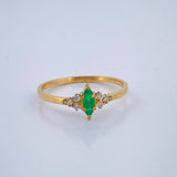Anillo Gota Esmeralda 1.3gr / T6 1/2 / Oro Amarillo 18K & Anillo Gota Esmeralda 1.3gr / T6 1/2 / Oro Amarillo 18K &