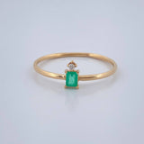Anillo Rectangulo Esmeralda 0.9gr / T7 1/4 / Oro Amarillo 18K & Anillo Rectangulo Esmeralda 0.9gr / T7 1/4 / Oro Amarillo 18K &