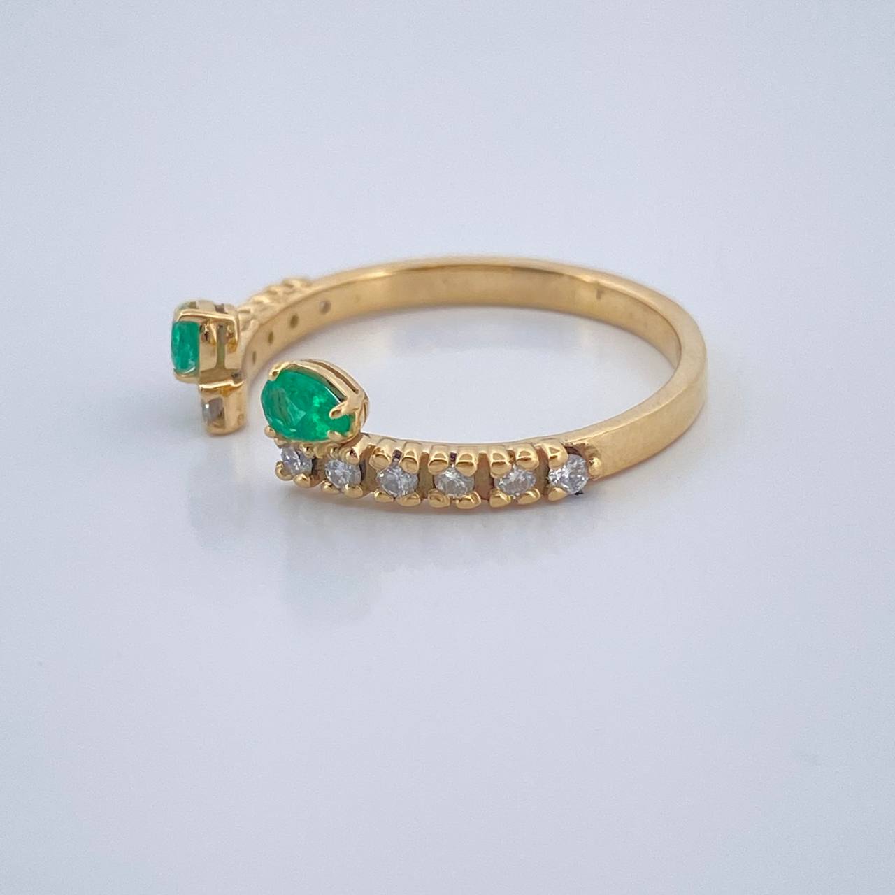 Anillo Duo Esmeralda 1.95gr / T7 / Oro Amarillo 18K & Anillo Duo Esmeralda 1.95gr / T7 / Oro Amarillo 18K &
