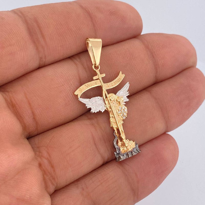 San Miguel Pendant 2.6gr / 1.6in / Three 18K Golds $