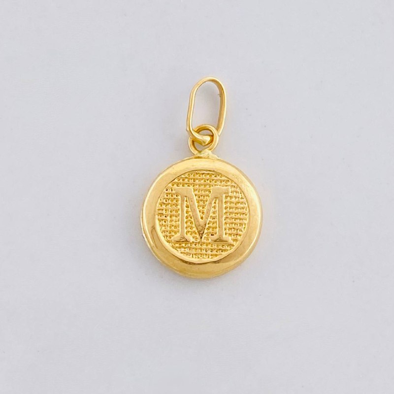 Dije Circulo Letra M 0.35g / 3/4 in Oro Amarillo 18K