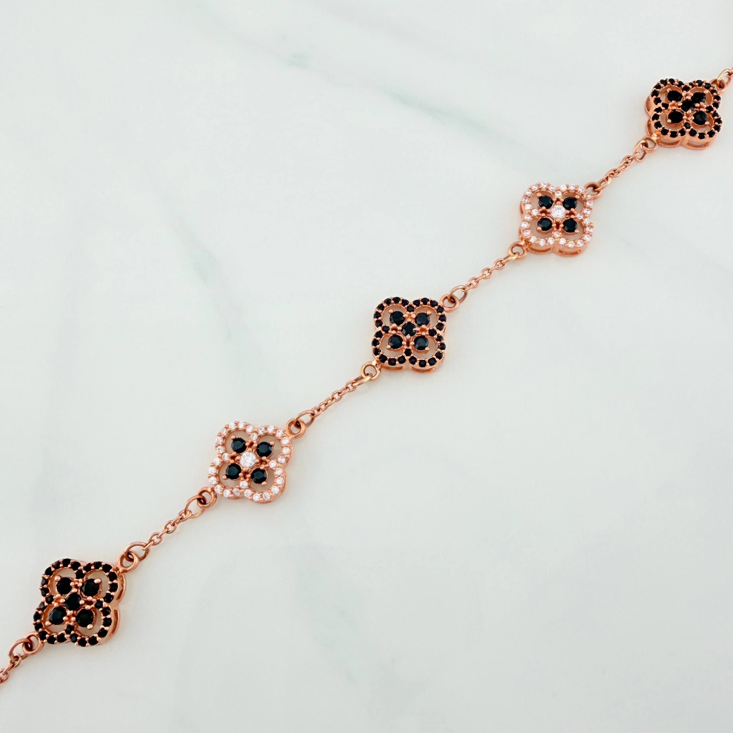 Clover Bracelet 9.9 g / 8 1/4 in / 1.5 mm 18K Rose Gold