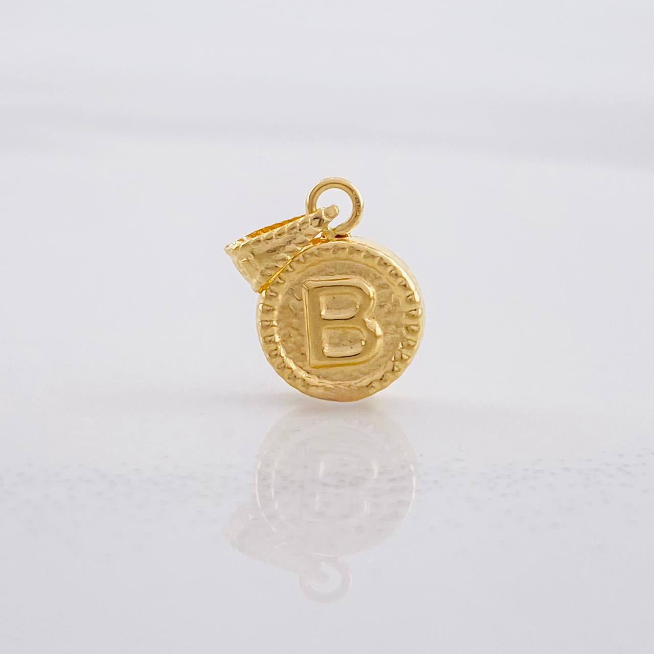 Pendant Circle Letter B 0.4g / 1/2 in Yellow Gold 18K