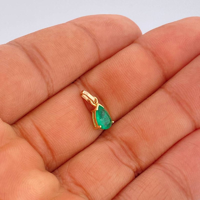 Pendant Claw 0.7gr / 1/2 in / 18K Yellow Gold &