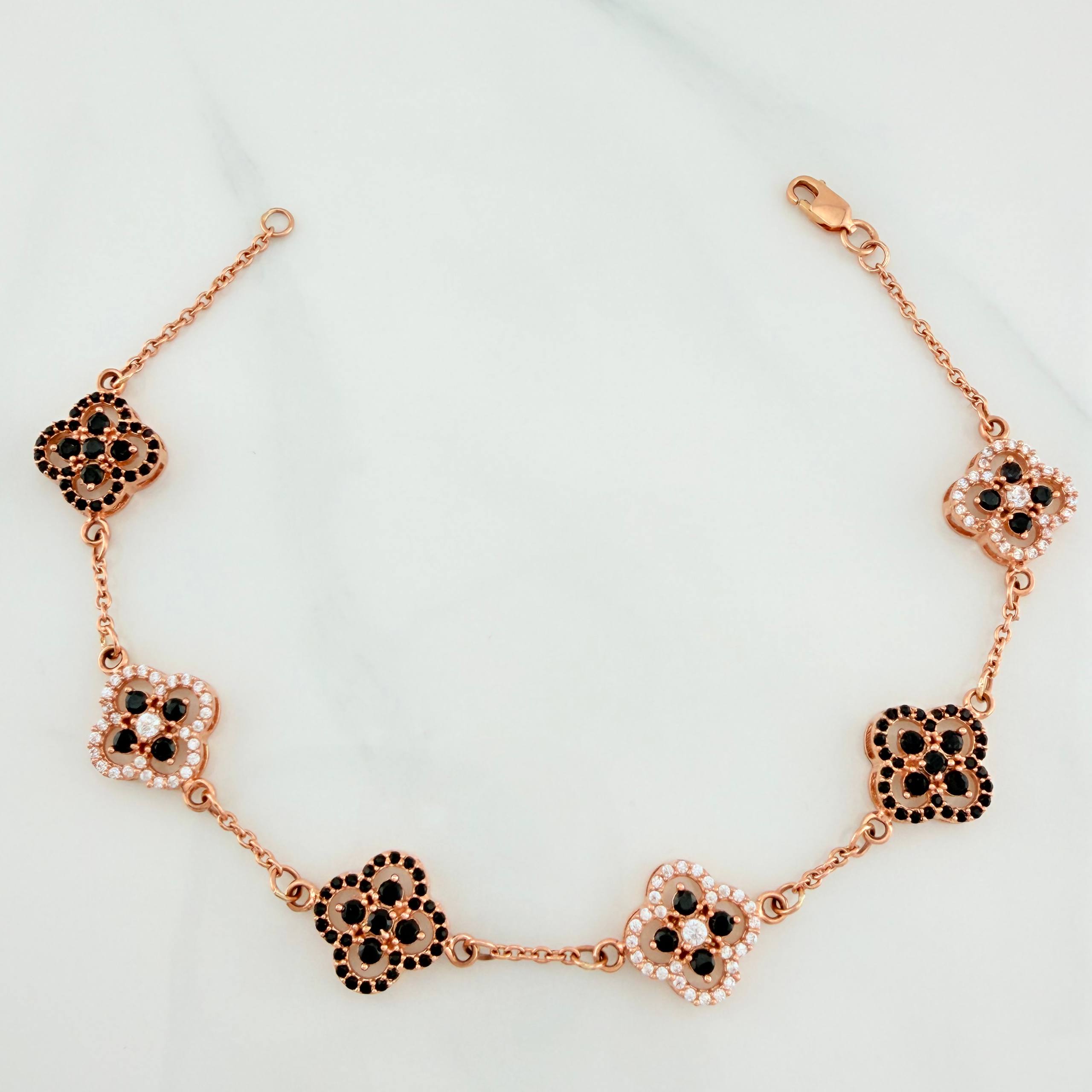 Clover Bracelet 9.9 g / 8 1/4 in / 1.5 mm 18K Rose Gold